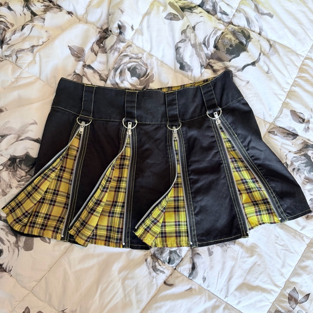Tripp NYC zipper skirt in yellow and black size large
